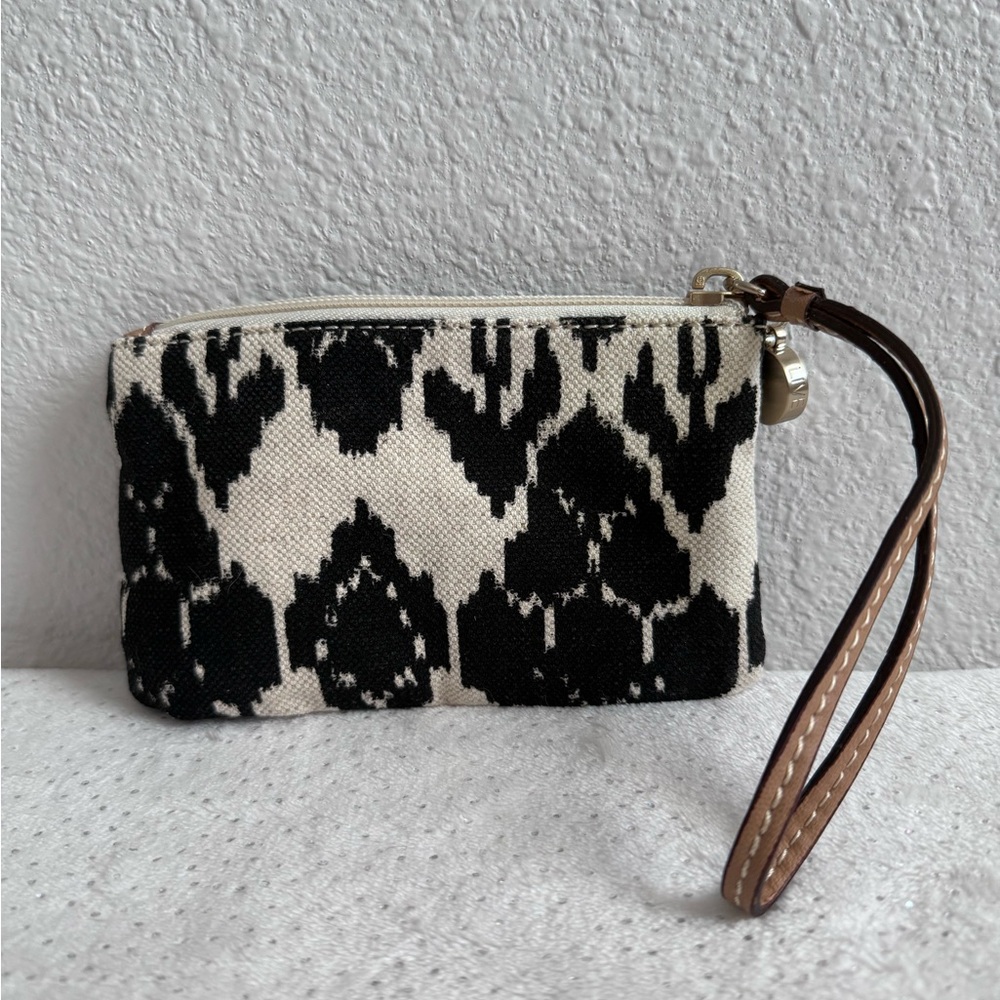 ♥️ (NWOT) LOFT/ Geo Print Wristlet